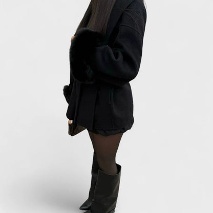 Iwona | Elegancki płaszcz z wykończeniami z ekologicznego futra